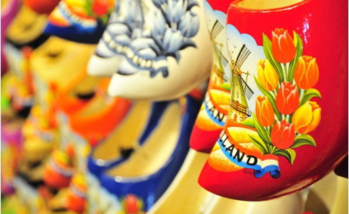 Giày gỗ Hà Lan - biểu tượng đậm nét văn hóa của xứ sở hoa tulip