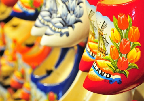 Giày gỗ Hà Lan - biểu tượng đậm nét văn hóa của xứ sở hoa tulip