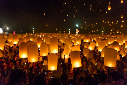 Lễ hội thả đèn trời ở Chiang Mai - Thái Lan