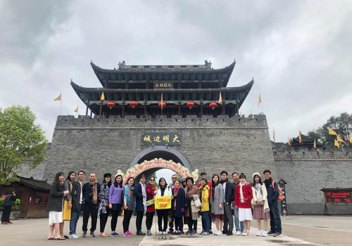 Kỉ niệm đoàn Trung Quốc Phượng Hoàng cổ trấn - Trương Gia Giới - Phù Dung trấn khởi hành ngày 9-4-2019