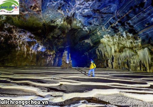 Lộng lẫy hang Tiên Phong Nha - Kẻ Bàng