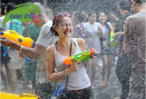 Du lịch Thái Lan tháng 4 tham gia lễ hội té nước Songkran