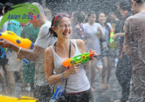 Du lịch Thái Lan tháng 4 tham gia lễ hội té nước Songkran