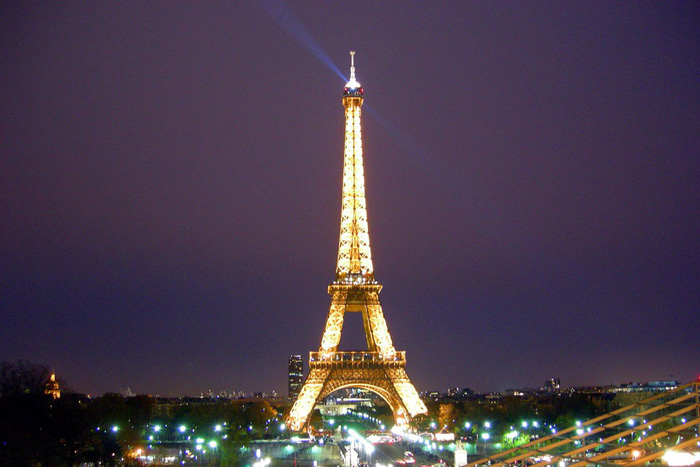 Những địa điểm nổi tiếng du khách nên biết khi đến Paris 1
