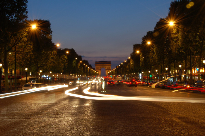 Những địa điểm nổi tiếng du khách nên biết khi đến Paris 3