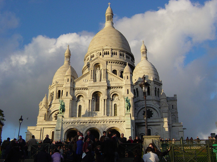 Những địa điểm nổi tiếng du khách nên biết khi đến Paris 6