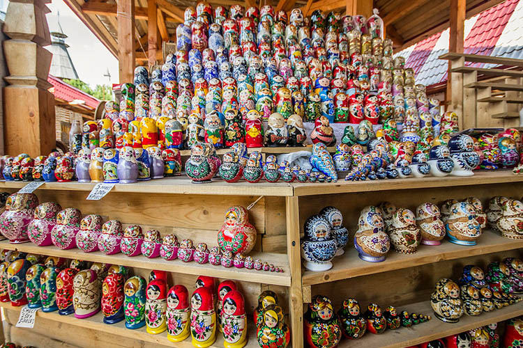 Búp bê matryoshka món quà lưu niệm không thể bỏ qua khi du lịch nga