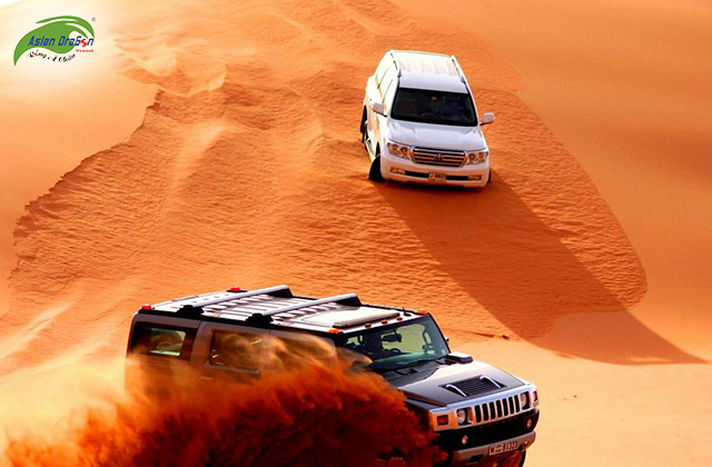 Du lịch Dubai: chạy xe trên sa mạc