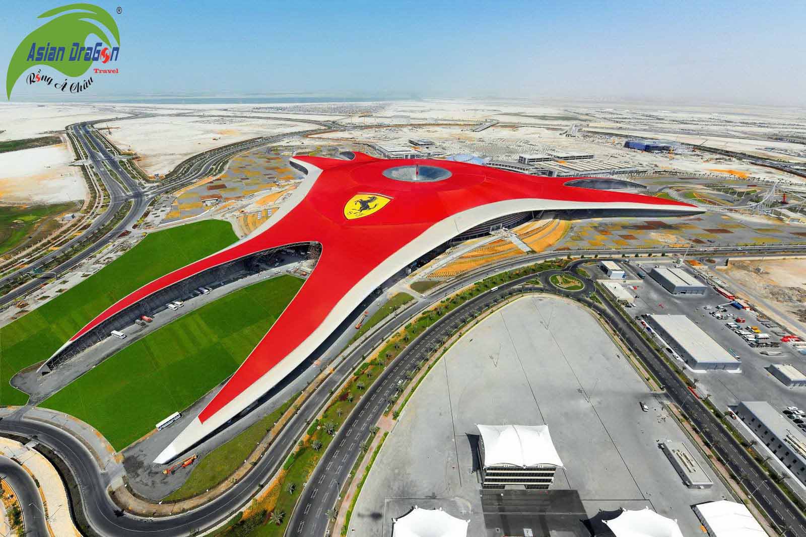 Du lịch Dubai: công viên Ferrari World