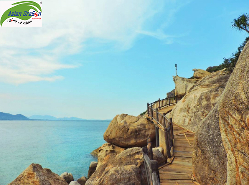 Cầu gỗ ở Ngọc Sương Resort