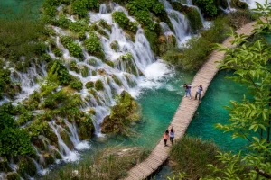 PLITVICE LAKES NATIONAL PARK - KỲ QUAN XANH NGỌC GIỮA LÒNG CROATIA