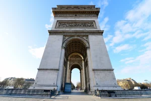 Khám phá Khải Hoàn Môn - Biểu tượng của thành phố Paris nước Pháp